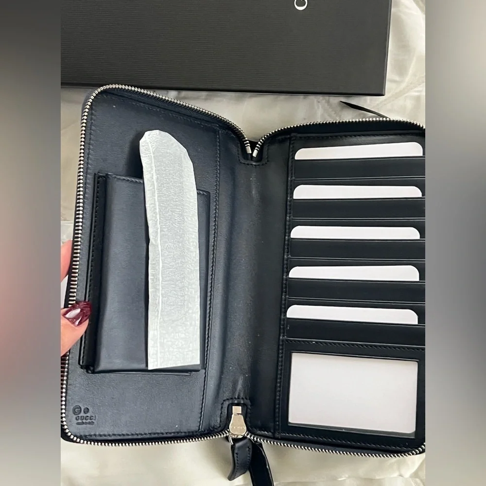 New Gucci large leather travel wallet with micro GG - Picture 7 of 10